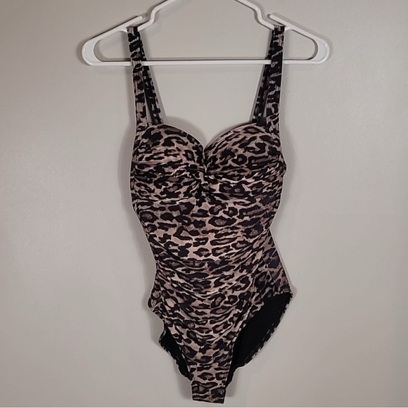 niptuck Other - Niptuck Women One Piece Swimsuit Size 6 Leopard Print Ruched Slimming Padded Cup